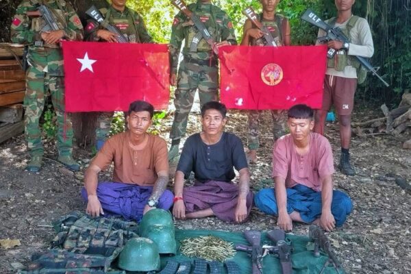 ချောင်းမကျေးရွာကနေ စစ်ဦးလန်ပြီး ထွက်ပြေးလာတဲ့ အကြမ်းဖက်စစ်ကြောင်းကို ယင်းမာပင် ပကဖ က ကြားဖြတ်တိုက်ခိုက် ၊ စစ်သုံ့ပန်း ၃ ဦးနဲ့ လက်နက်ခဲယမ်းတွေ ဖမ်ဆီးရမိ